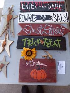 lot 202 image: Signs of Autumn 6 Hand Crafted Signs