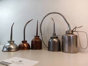 lot 221 image: 5 Vintage Oil Cans