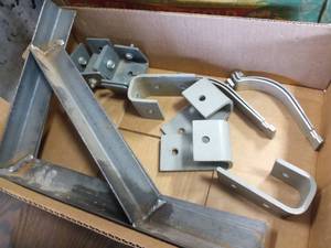 lot 273 image: 14 Assorted Braces