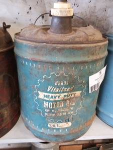 lot 284 image: Vintage Wards Motor Oil Can 5 Gallon