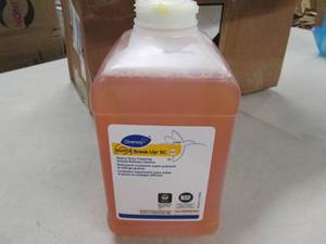 22.64qts of diversey break up sc h...