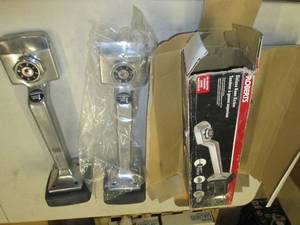 2 roberts deluxe knee kickers ...