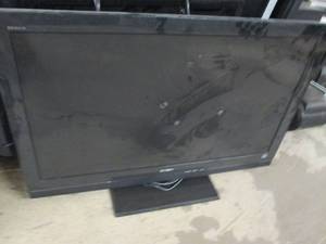 sony bravia 40inch tv powers on ...
