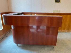 lot 4 image: L-Shaped Cherry Reception Desk