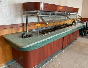 lot 6 image: Restaurant Cold Buffet Line Table with Glass Guard