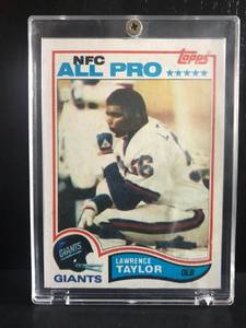 lot 18 image: Lawrence Taylor RC 1982 Topps
