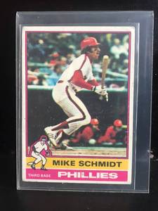 lot 77 image: Mike Schmidt 1976 Topps