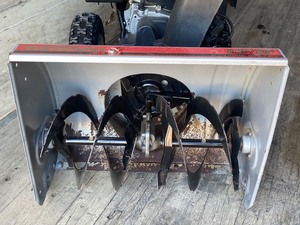 lot 20 image: Yard Machine 2-Stage Snow Blower