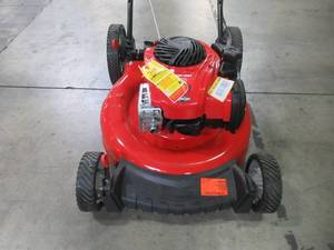 lot 24 image: Troy-Bilt 21 in. 140 cc 550ex Series Briggs & Stratton Gas Walk Behind Push Mower with 2-in-1 cutting TriAction Cutting System TB110