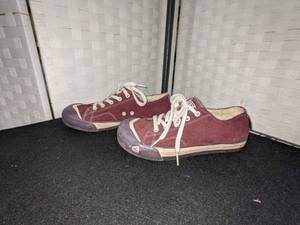 Keen Burgundy Sneakers Sz 7.5