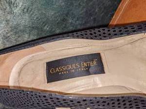Classiques Entier Black Suede Pumps Sz 9.5