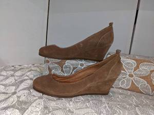 Aldo Tan Suede Wedge Heels Sz 8