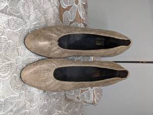 Donald Pliner Tan Shimmer Driving Flats Sz 10