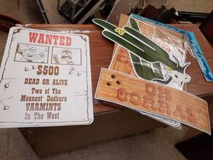 Western Themed Cutouts (12Box)...