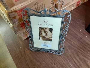 (40 ct.) Uniek Inc. New in Box Sava...