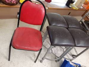 (4) Counter Stools and (1) Kitchen ...