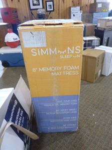 lot 6 image: NEW Simmons King Size Mattress