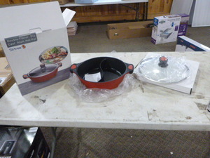 lot 17 image: NEW Slitree Double-Flavor Die Cast Aluminum Hot Pot