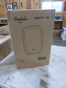 lot 24 image: NEW Cooluli Beauty Pearl White Skincare Fridge