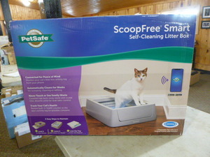 lot 29 image: NEW PetSafe Scoop Free Smart Self-Cleaning Litter Box