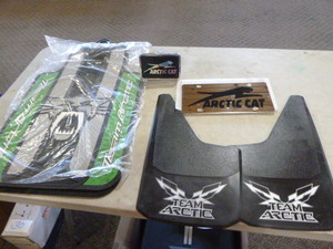 lot 33 image: Arctic Cat Accessories