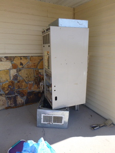 lot 46 image: Lennox Whisper Heat Furnace