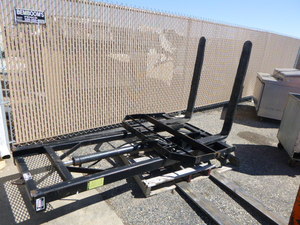 lot 3 image: Tebben Enterprises 3 Point Hydraulic Fork Lift