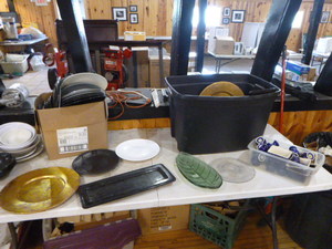 lot 51 image: Lot of Plates