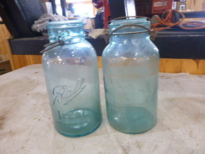 lot 59 image: 2 Pickling Jars