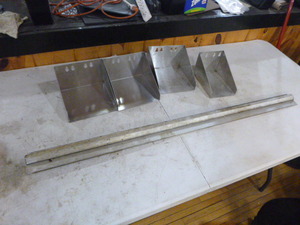 lot 67 image: 4 Stainless Shelves