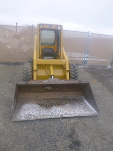 lot 78 image: John Deere 675B Skidloader