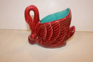 lot 1 image: Red Wing Pottery - 4 items