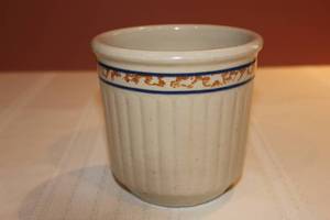 lot 15 image: Red Wing Advertising Bowl
