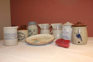lot 34 image: Red Wing 1980s Commemoratives