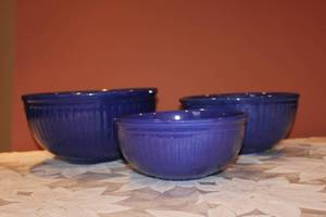 lot 46 image: Blue Nesting Bowls