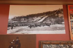 lot 76 image: Red Wing Collection