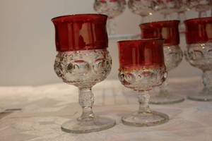 lot 105 image: Red Glassware