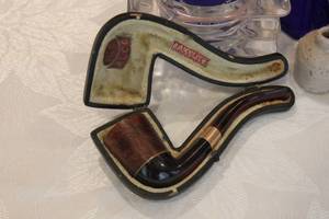 lot 119 image: Tobacciana and more