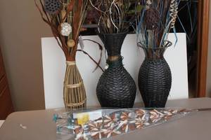lot 147 image: Dried floral bunches