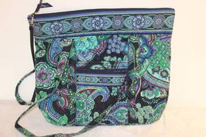lot 167 image: Vera Bradley patterned totes