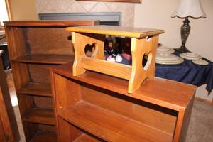 lot 172 image: Wood furniture items