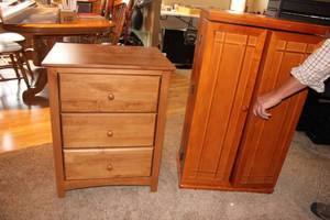 lot 175 image: Furnishings