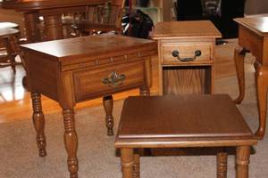 lot 178 image: End tables