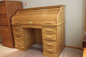 lot 184 image: Oak Roll Top Desk