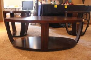 lot 194 image: Coffee and 2 End Tables
