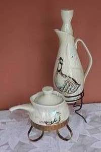 lot 25 image: Serving sets by Red Wing