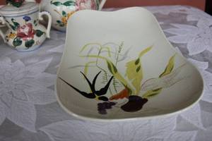 lot 31 image: Red Wing Serveware