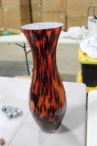 Vase RedBlack 7Wx20H (in box)