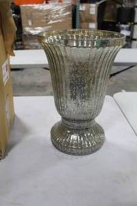 Vase 11Wx16H