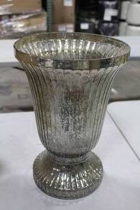 Vase 11Wx16H